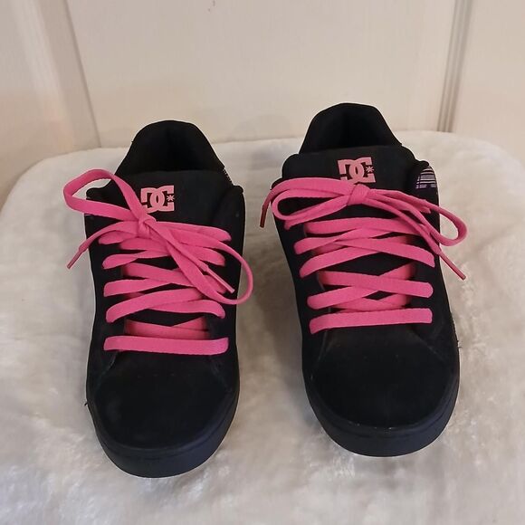 RARE DC Women's Pixie 4 Black & Pink Argyle Skateboard Shoes w Embroidered Logo - Picture 3 of 8